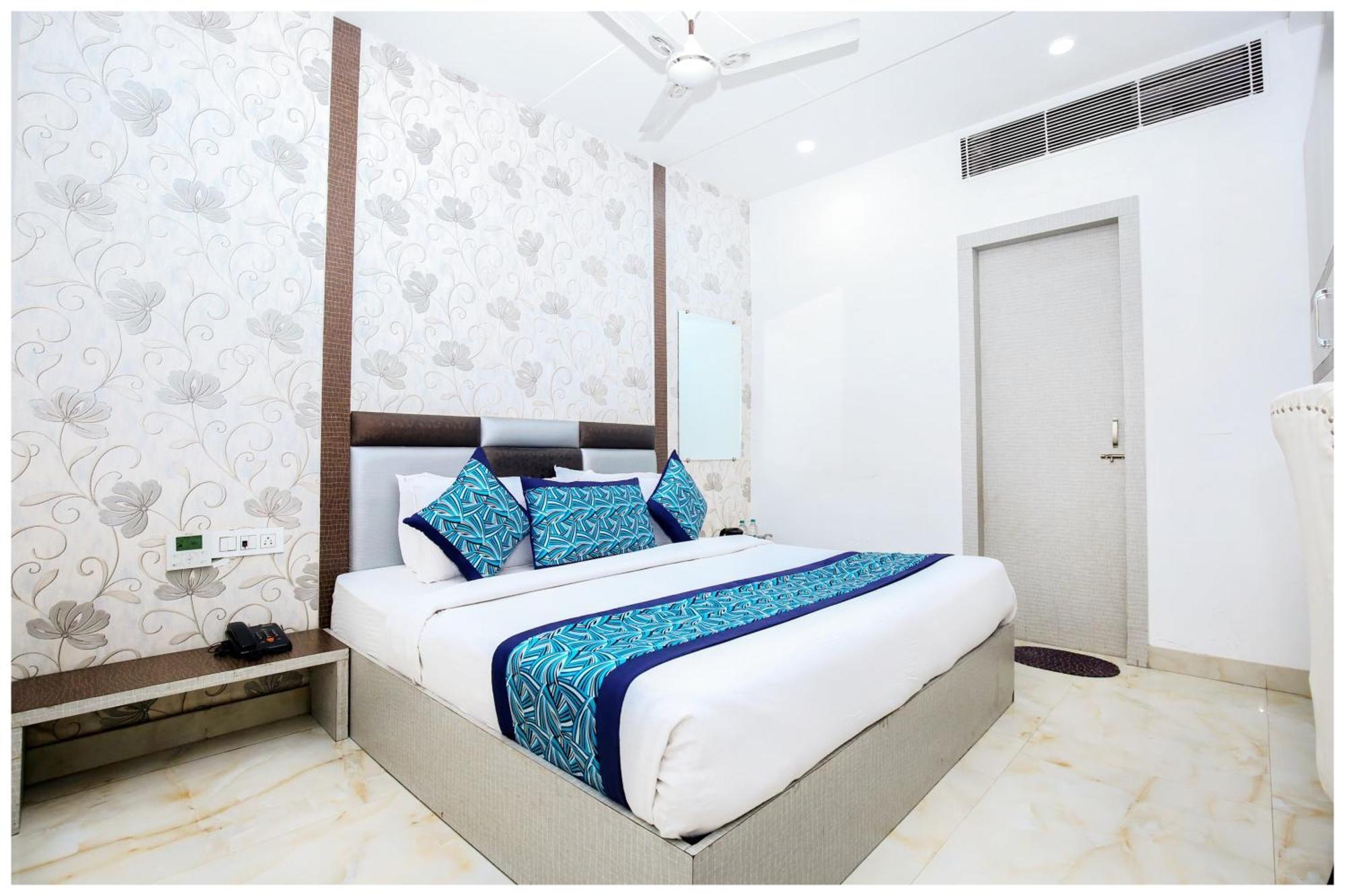Luxury Hotel 
