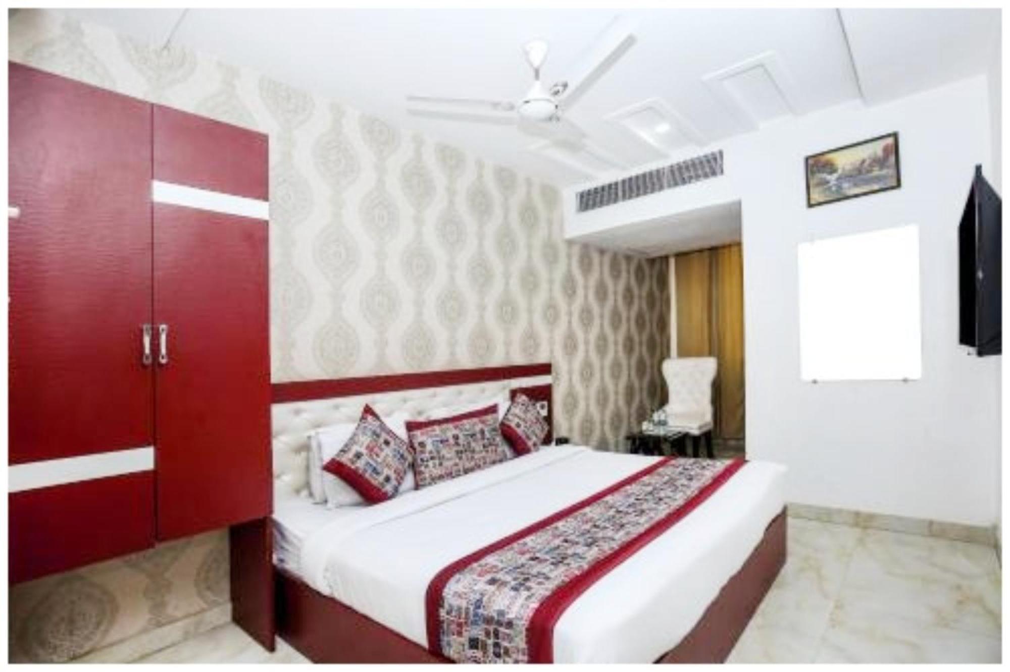 Luxury Hotel 